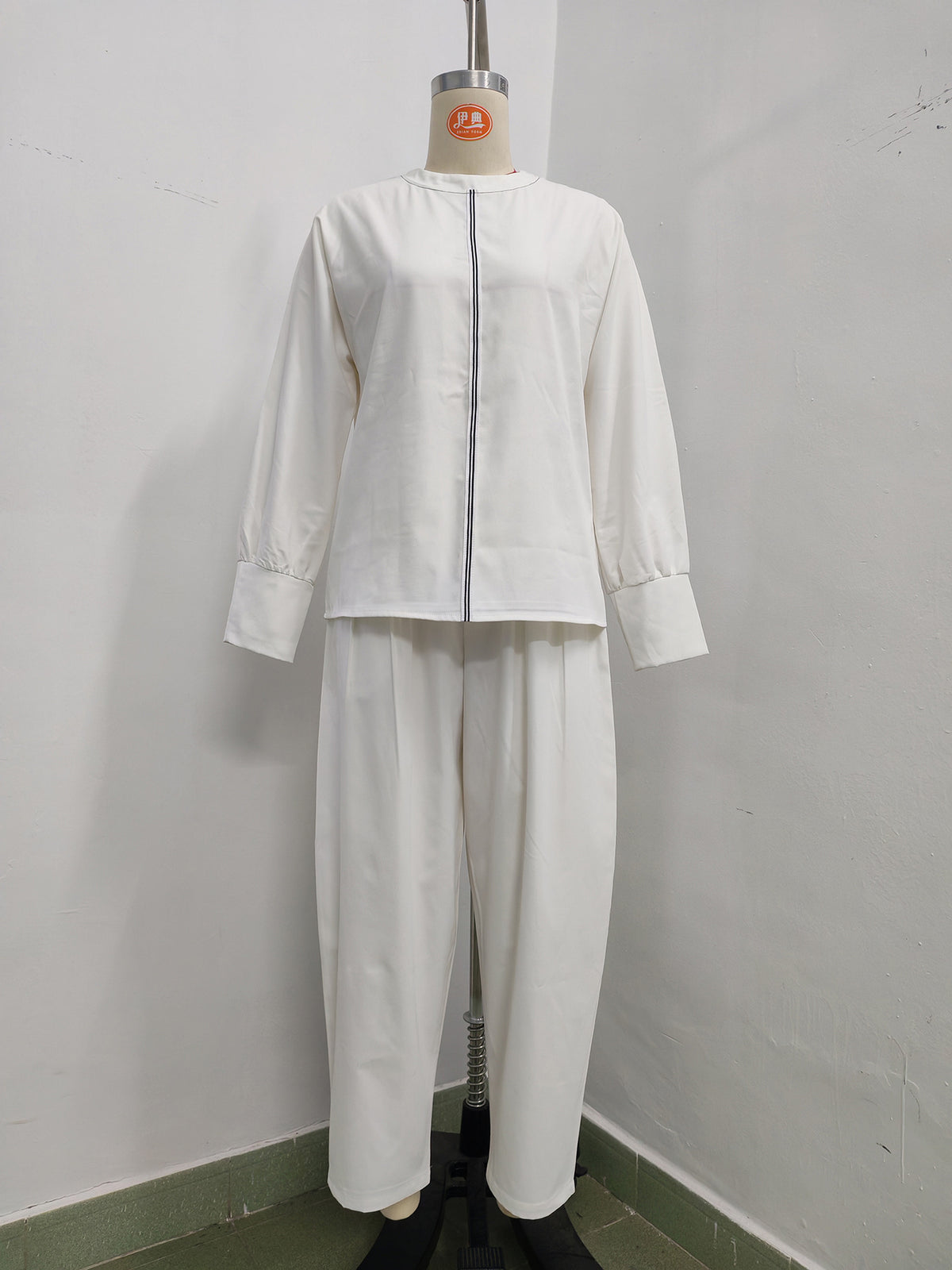 Women’s Contrast Top & Pleated Pants Set