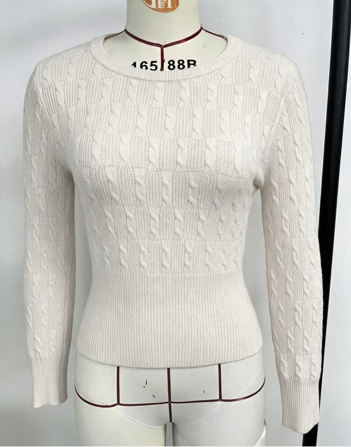 Women's Cable Knit Sweater with Long Sleeves