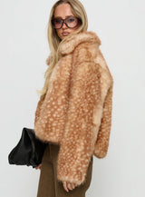 Women's Coat with Oversized Collar