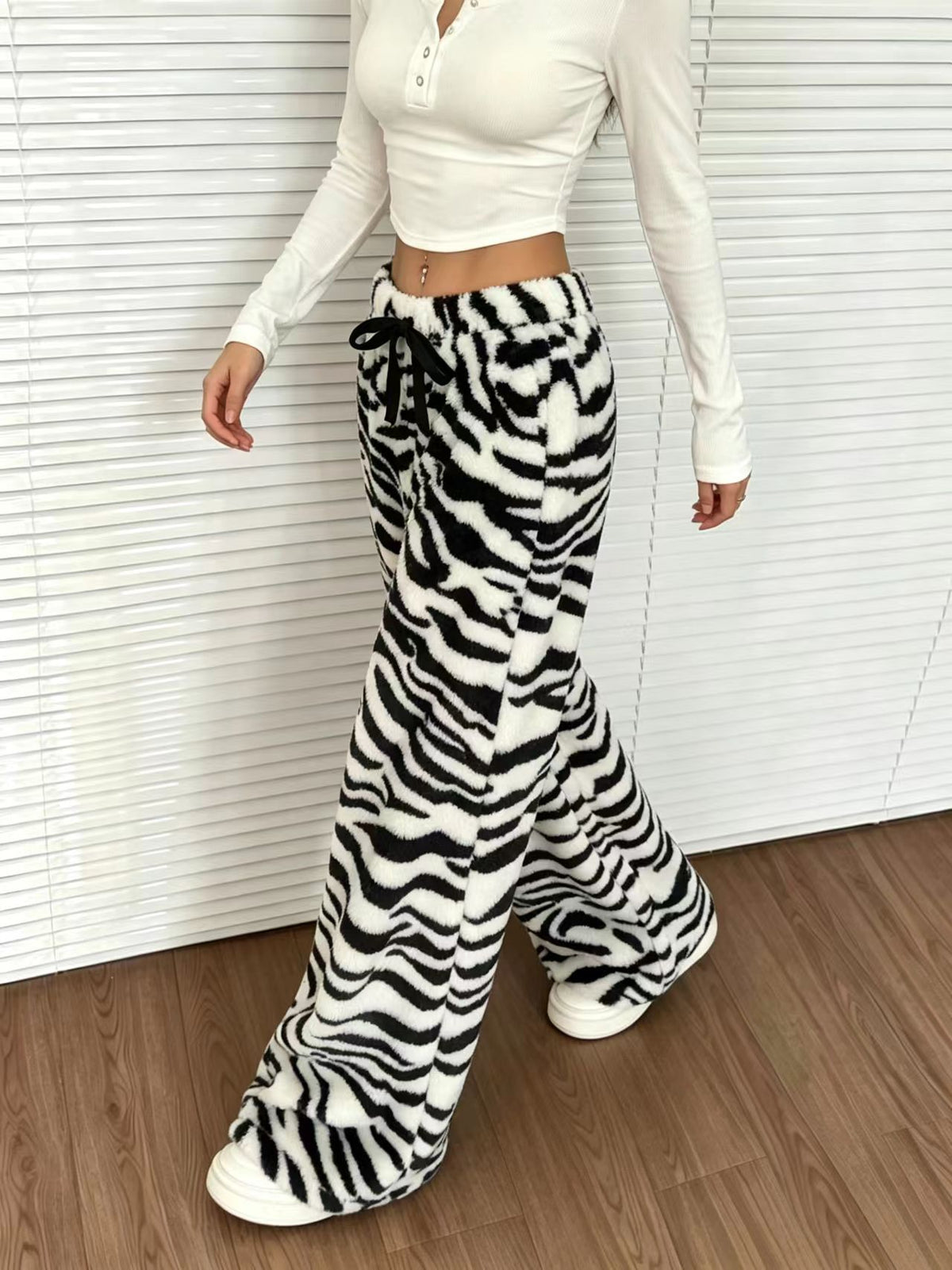 Women's Tiger Print Plush Wide-Leg Pants