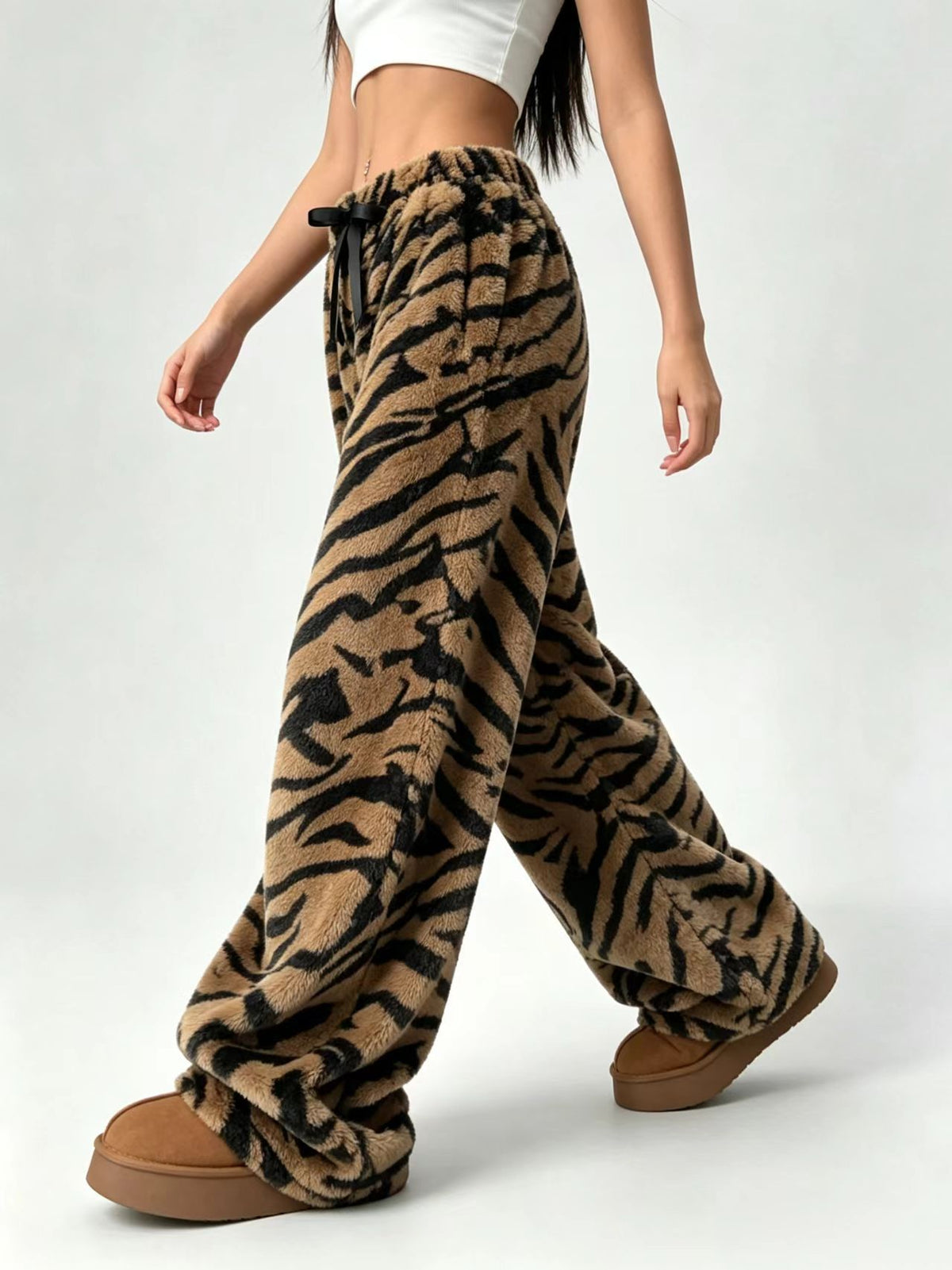 Women's Tiger Print Plush Wide-Leg Pants