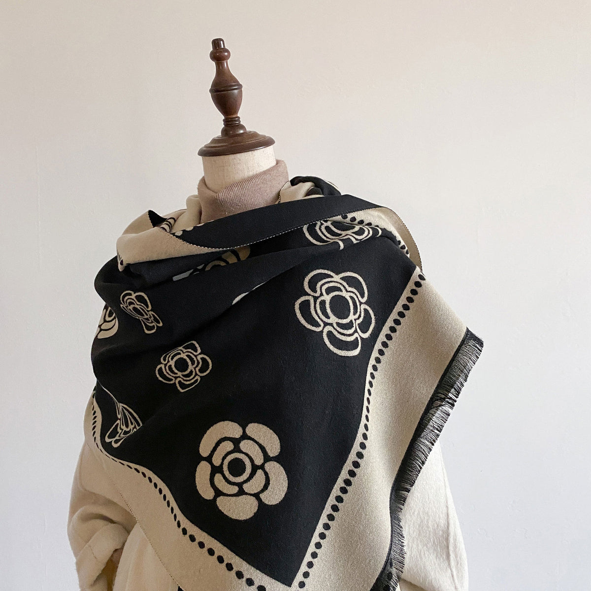 Women's Floral Print Scarf with Contrast Trim and Tassels