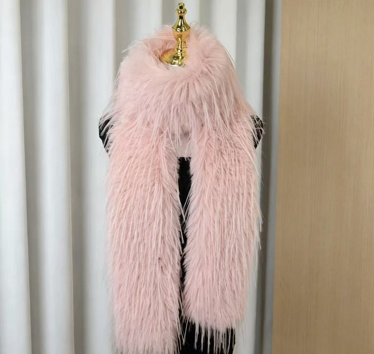 Women's Faux Fur Winter Scarf with Soft Texture