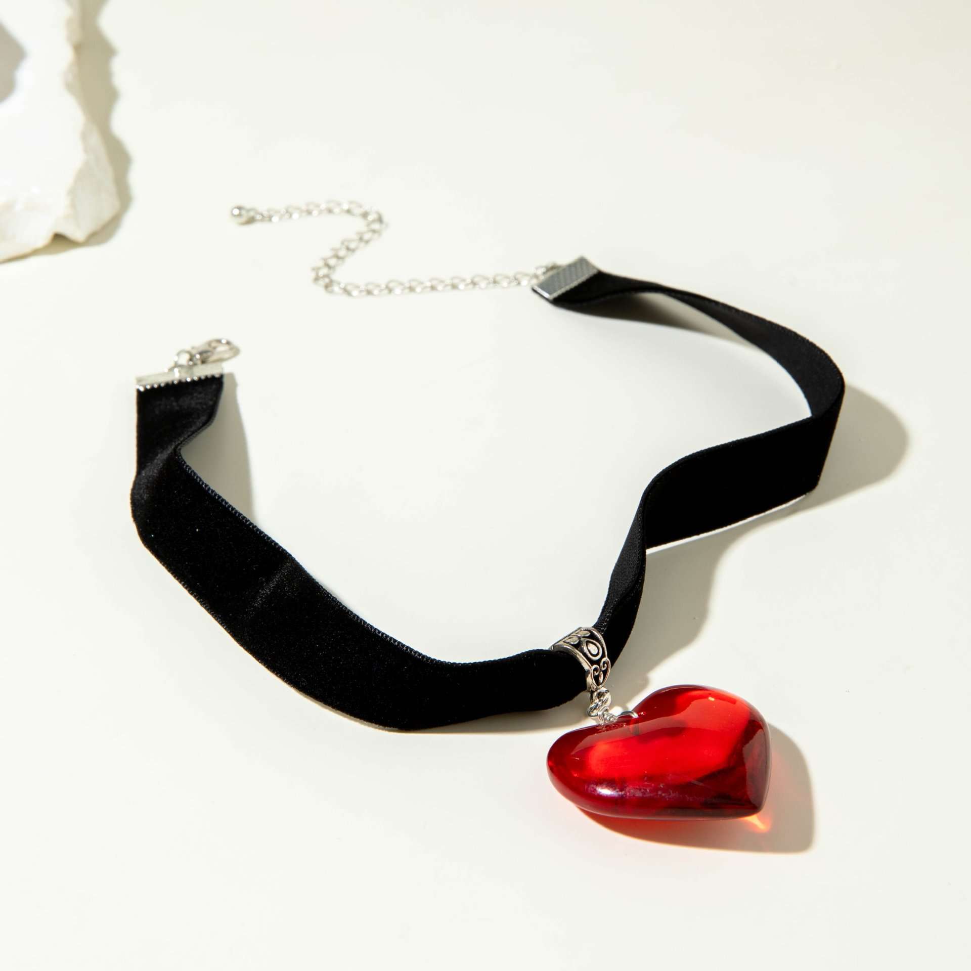 Eothic Choker with Heart Pendant image 3