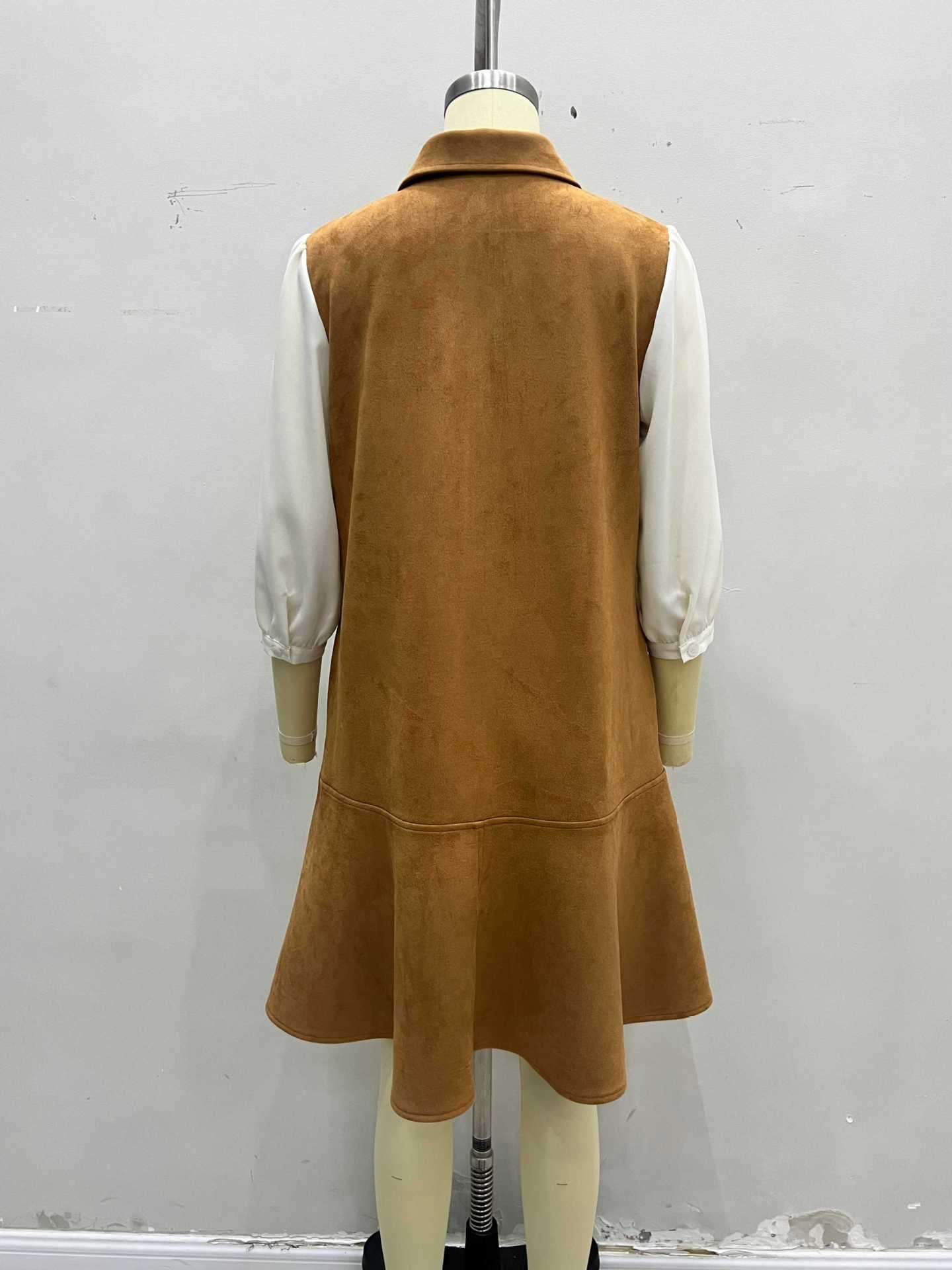 Button-Front Dress with White Sleeve Detail image 3