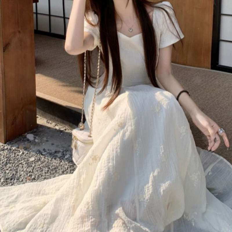 Maxi Dress with Puff Sleeves and Square Neckline image 3