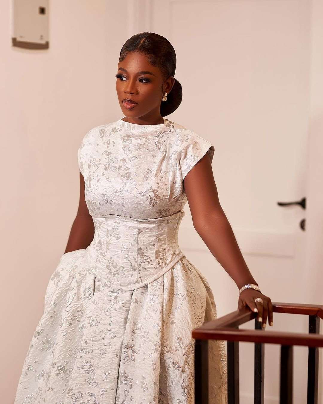 Floral Jacquard Midi Dress image 2