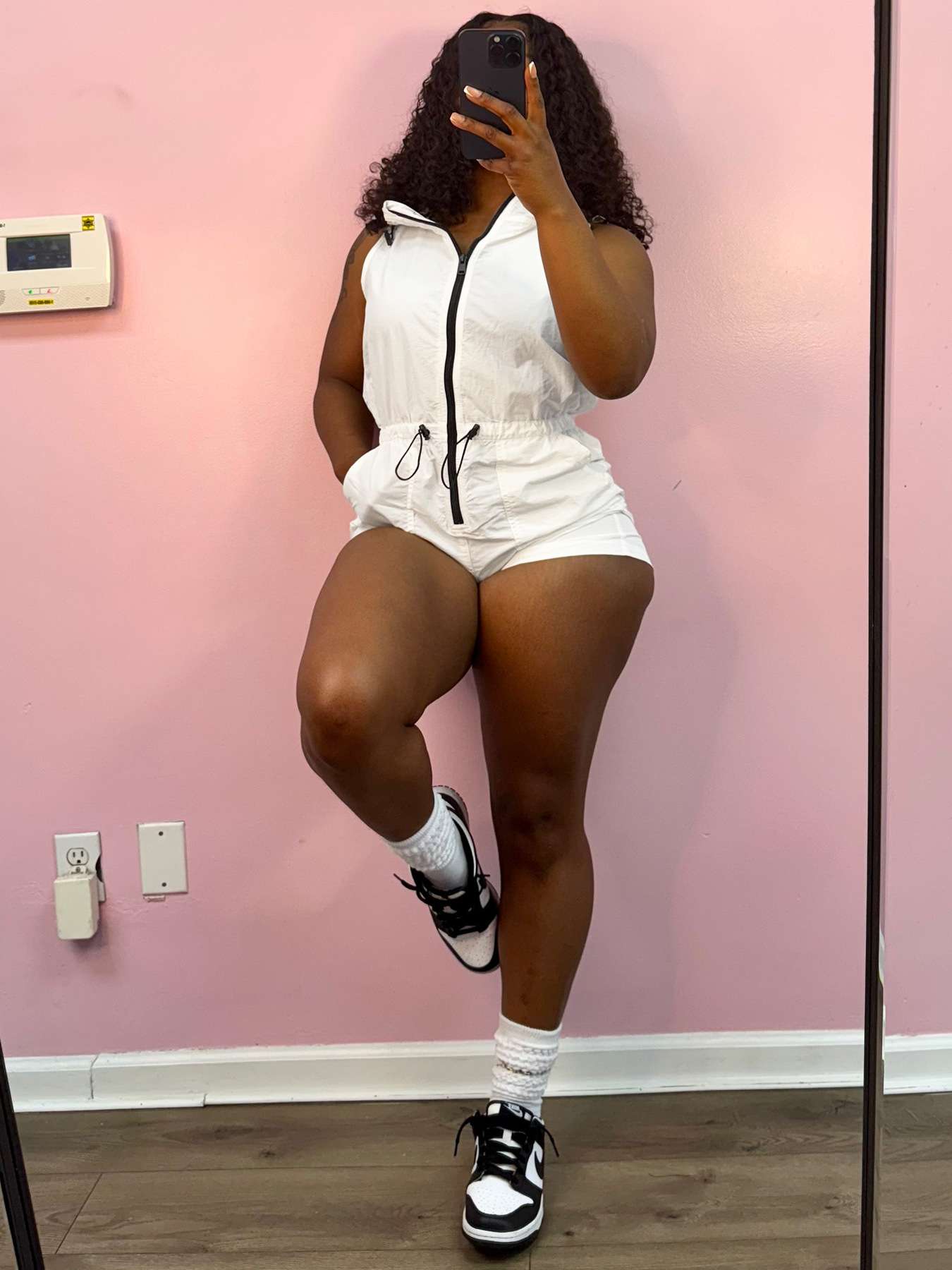 Vibrant Sleeveless Jumpsuit - M, White image