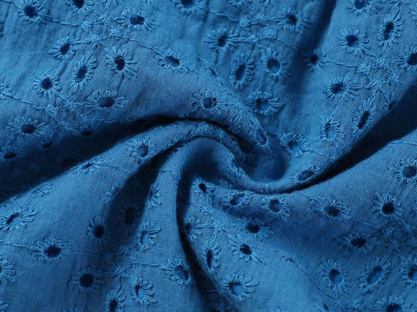 Two-Piece Eyelet Set image 5