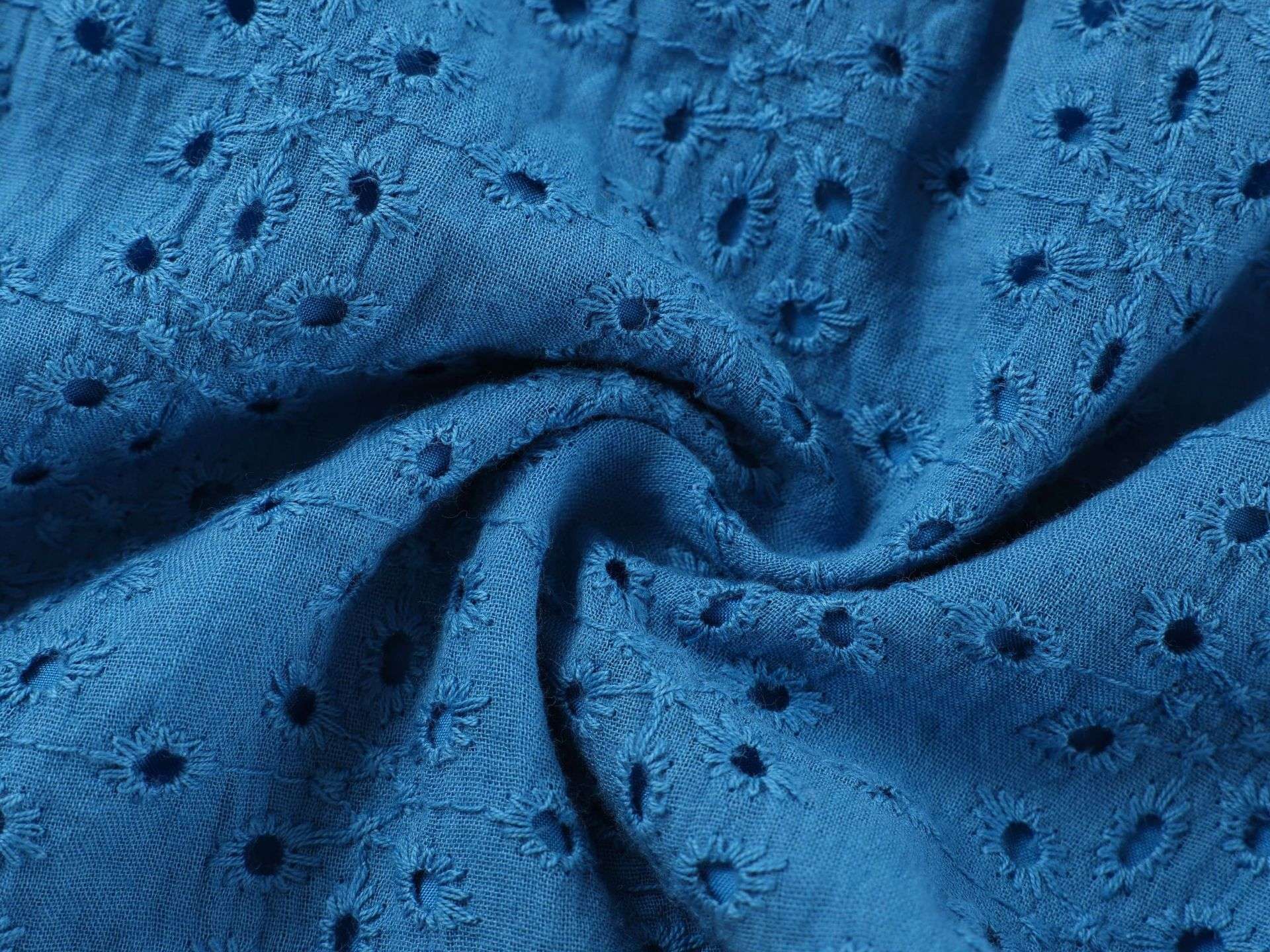 Two-Piece Eyelet Set image 5