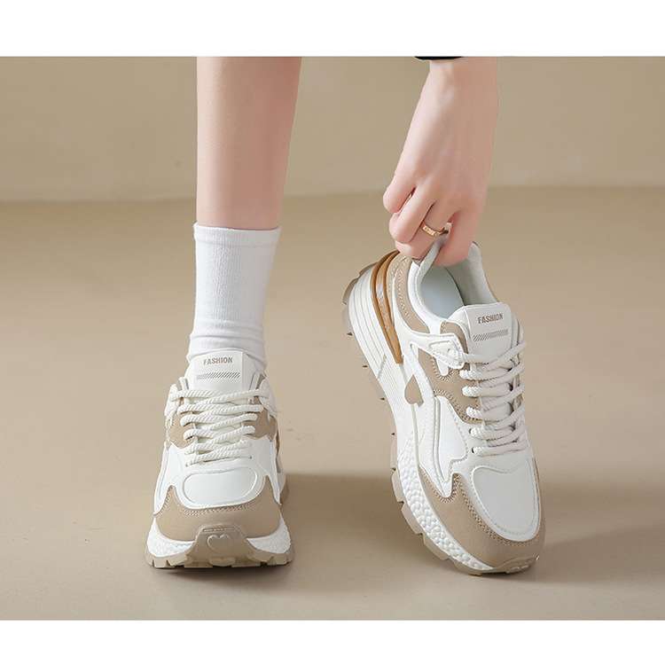 Contrast Outsole Lace-up Sneakers