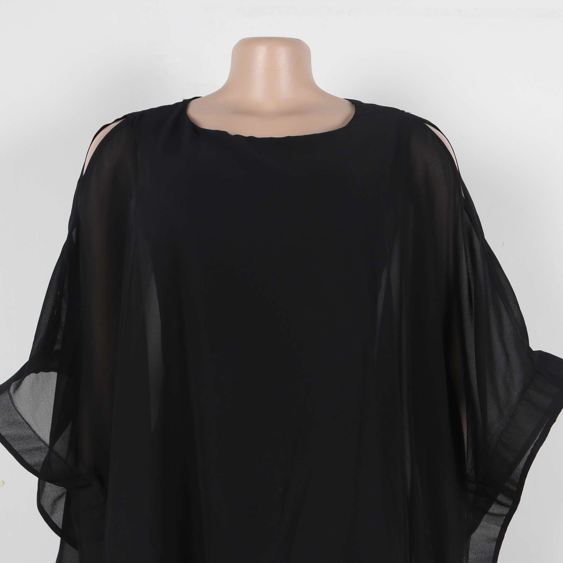 Elegant Flowing Dress with Capes image 7