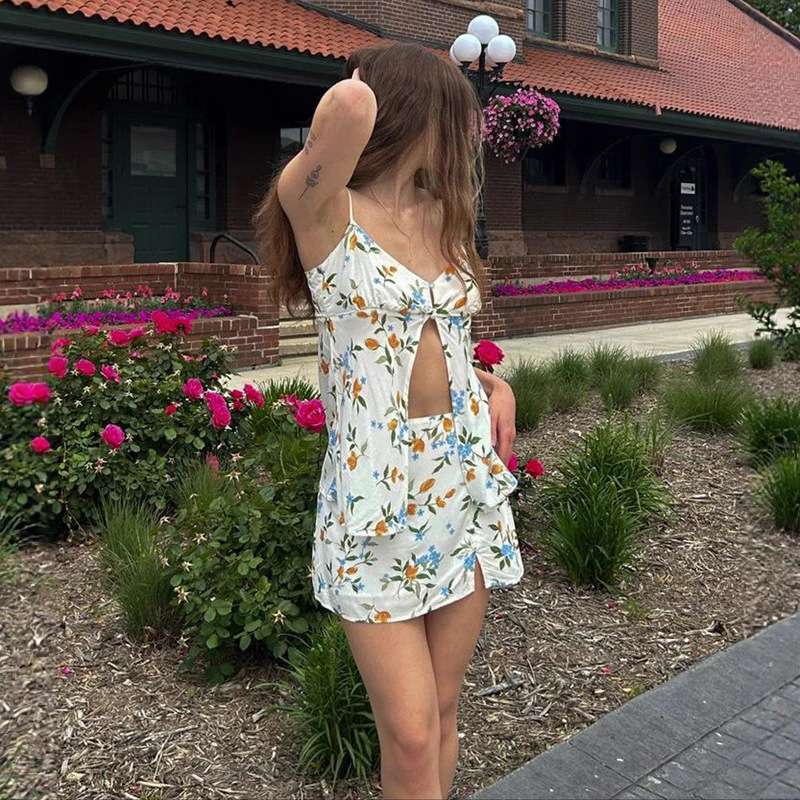 Floral Two-Piece Summer Set with Slit Details image 3