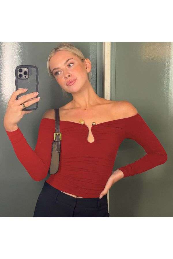 Off Shoulder Shirt with Buckle Decoration - L, Red image