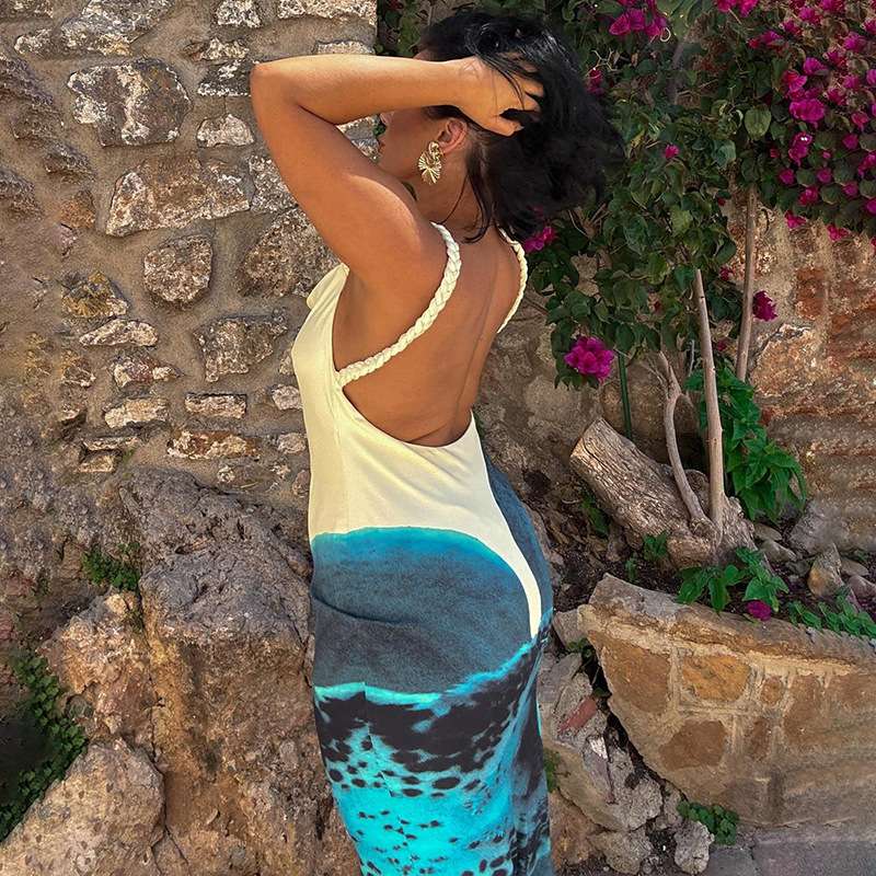 Elegant Mermaid-Style Dress image 2