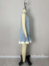 Sleeveless Pleated Dress with Contrasting Hem image 6