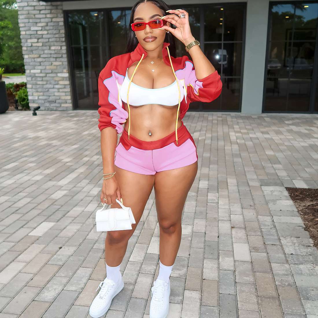 Colorful Casual Outfit with Shorts - L, Red image