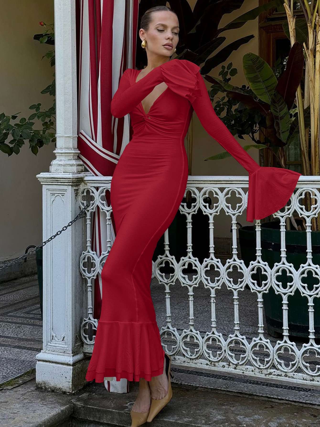 V-Neck Luxury Evening Party Dress - L, Red image