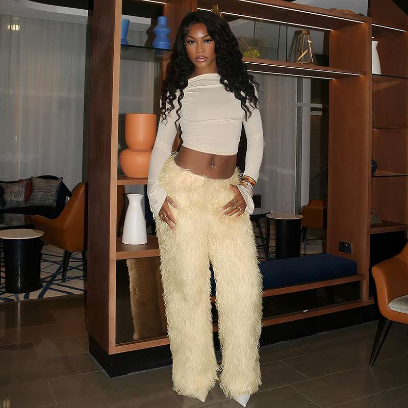 Elegant Feathered Wide-Leg Trousers - S, Beige image