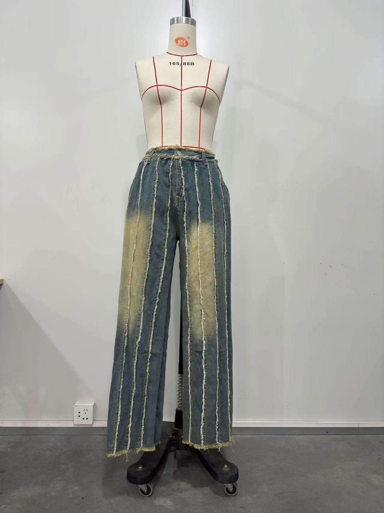 Frayed Trim Vintage Wash Jeans image 4