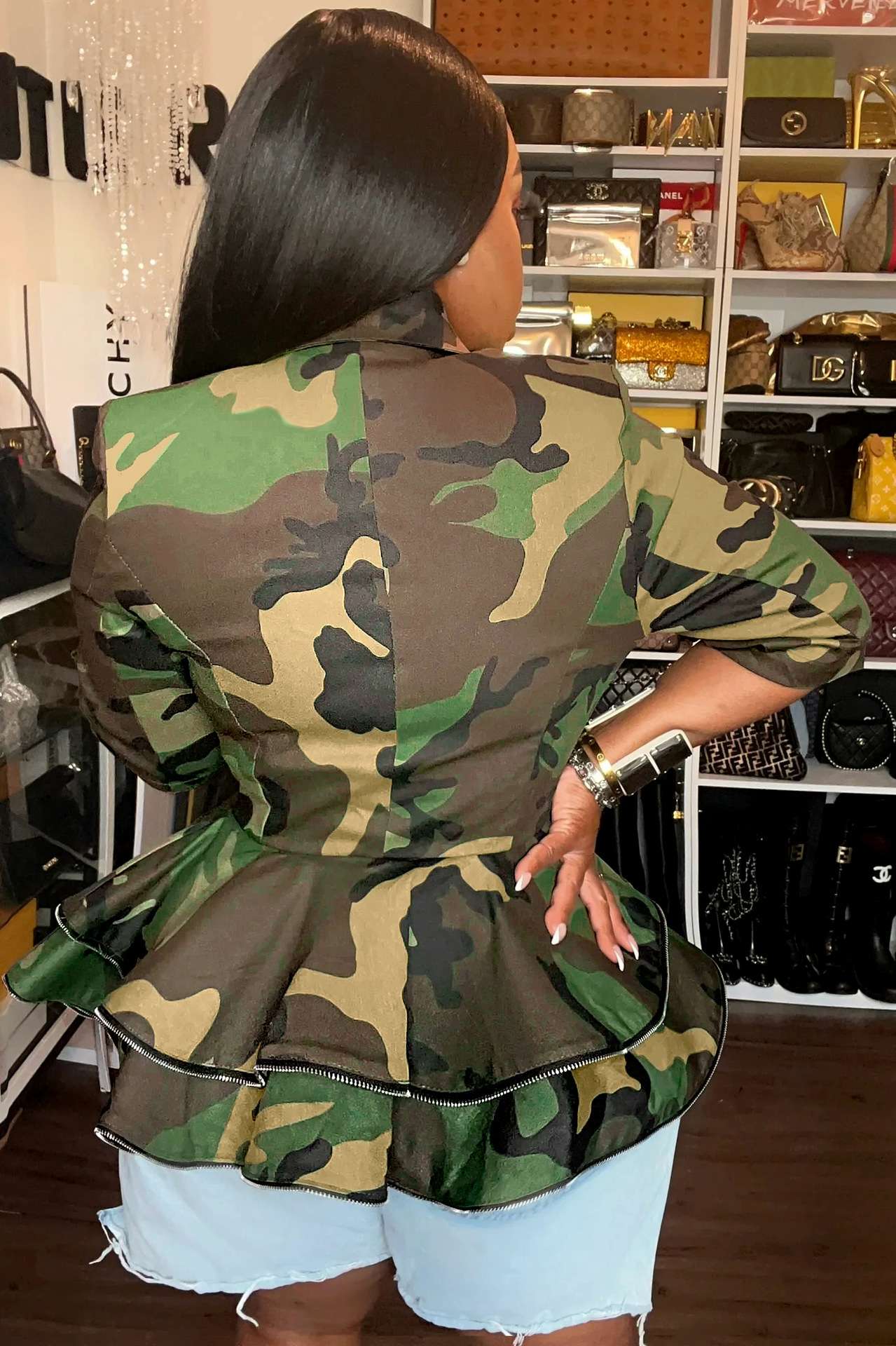 Camouflage Jacket with Zipper Details image 4