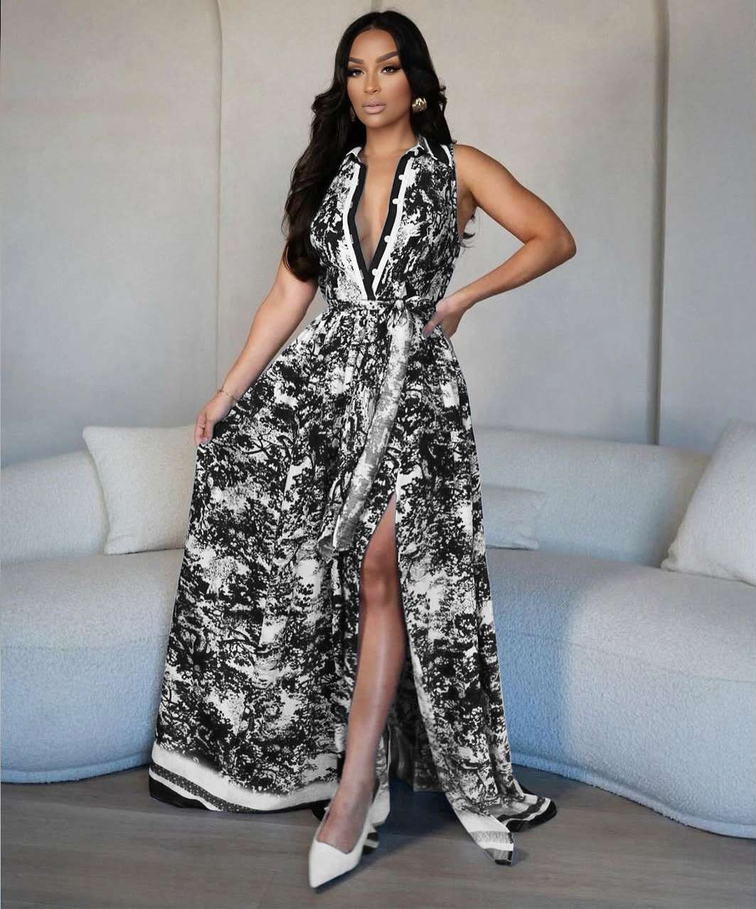Elegant Floral Maxi Dress - S, Black image
