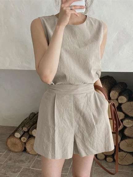 Relaxed Fit Top & High-Waisted Shorts Set image 2