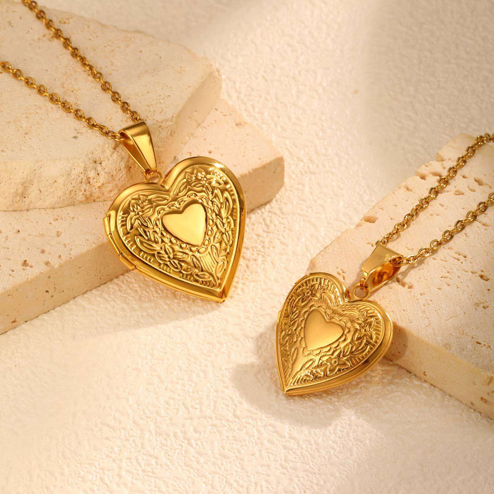 Elegant Gold Heart Pendant Necklace image 3