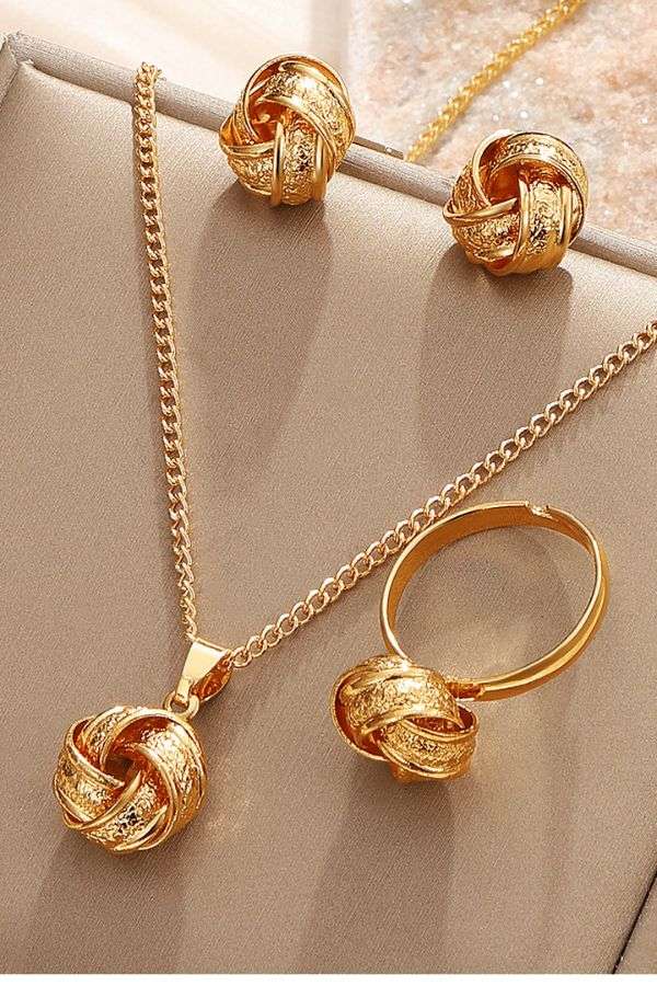 Necklace, Ring, Earrings Jewellery Set image 0