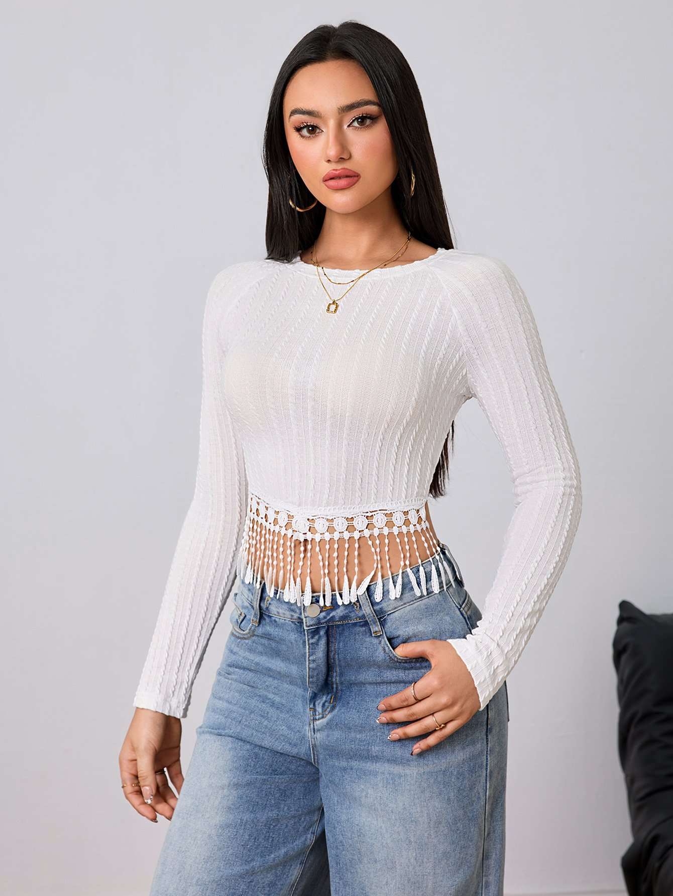 Crop Top T-shirt With Tassel Hem image 2