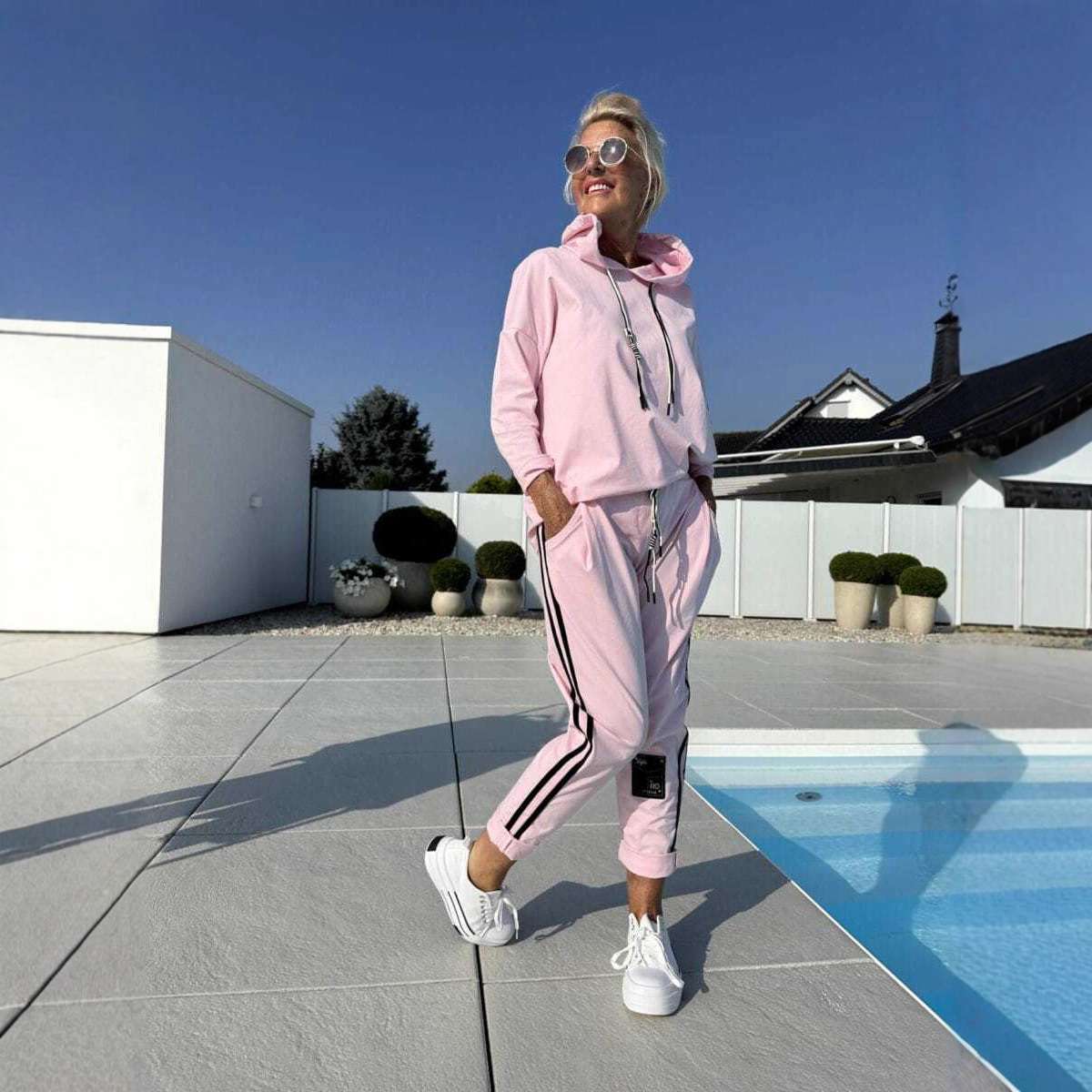 Athletic Tracksuit with Striped Accents - S, Pink image