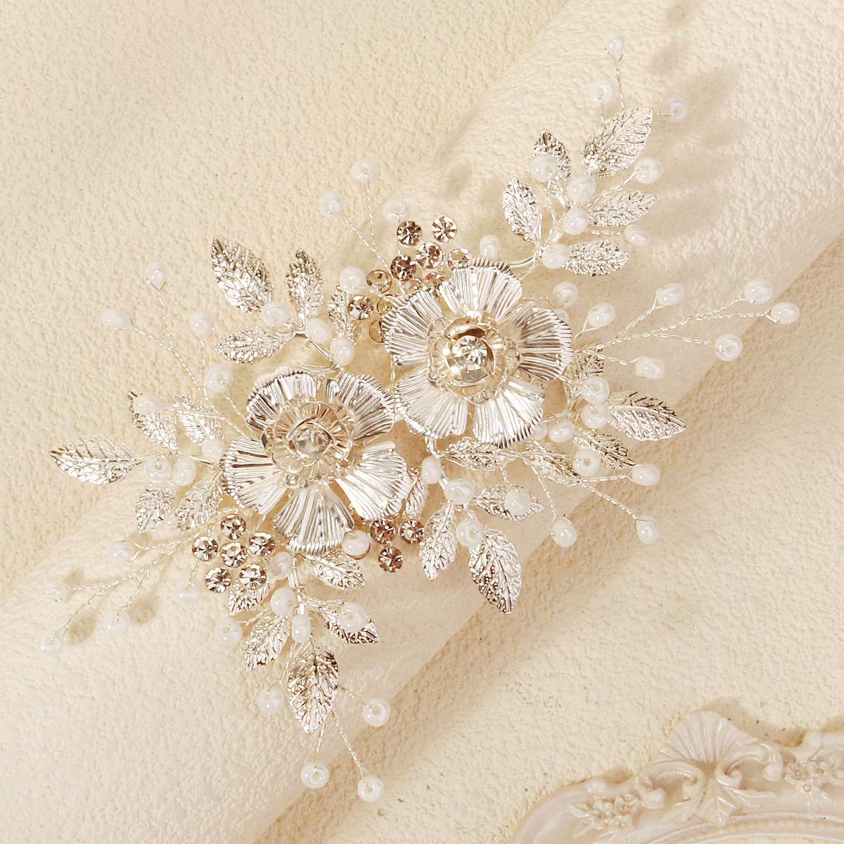 Elegant Bridal Hair Accessory image 5