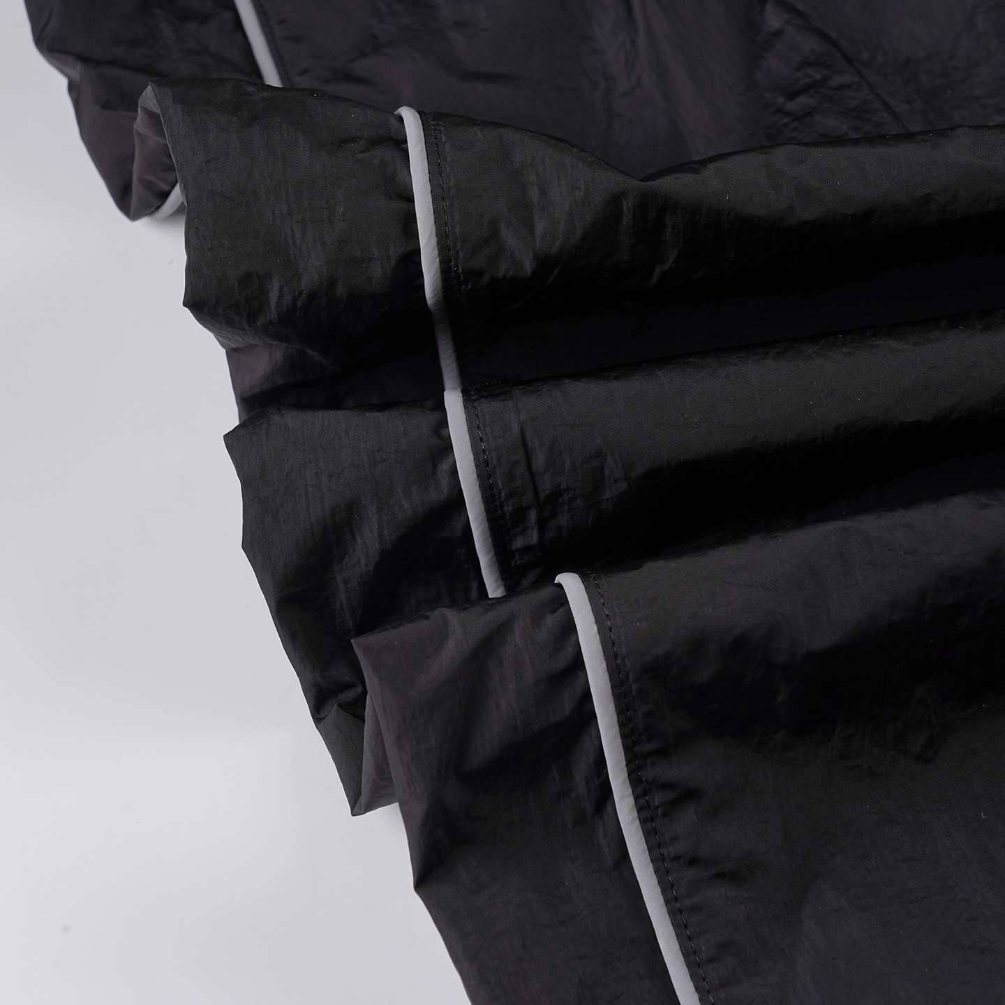 Casual Top & Wide-Leg Pants with Piping image 3