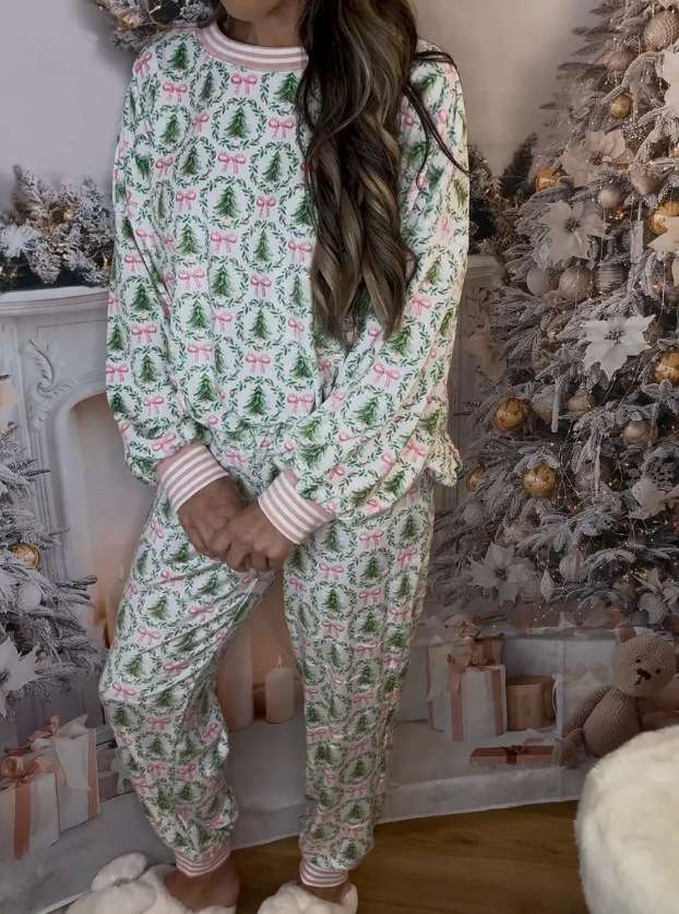 Festive Pajama Set with Holiday Tree & Bow Pattern image 2