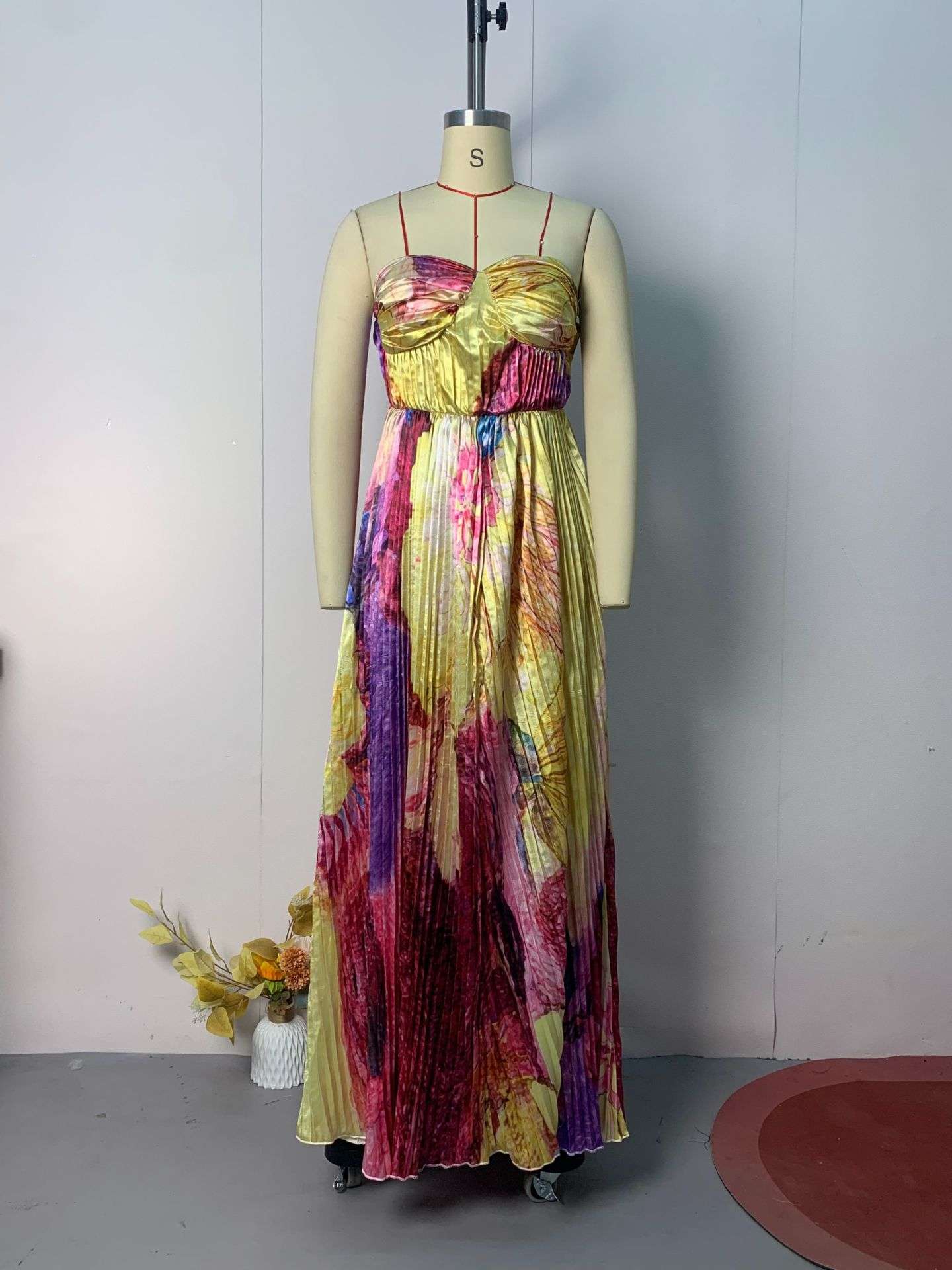 Vibrant Abstract Print Strapless Maxi Dress image 9
