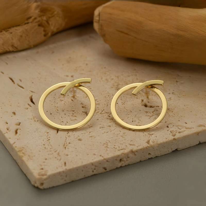 Elegant Golden Hoop Earrings image 3