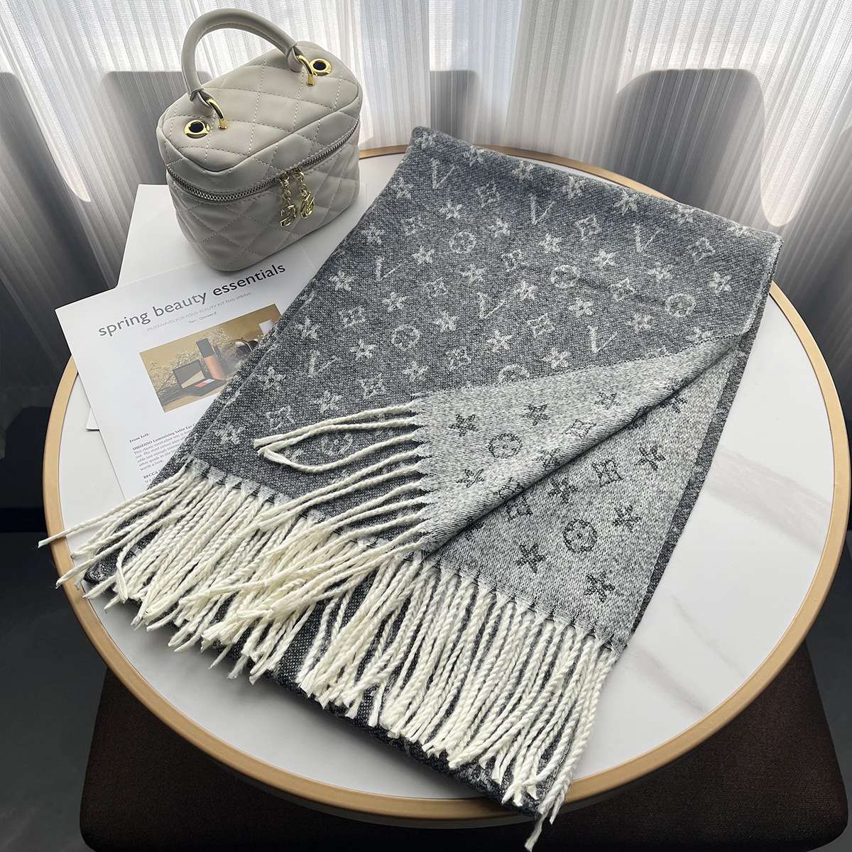 Contrast Monogram print Stole image 4