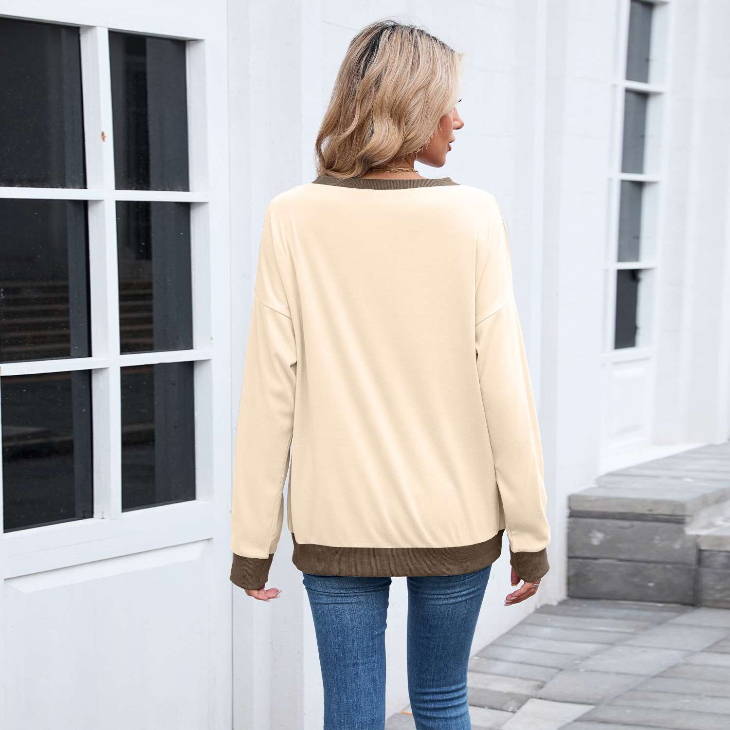 Oversized Sweatshirt with Contrast Cuffs image 2