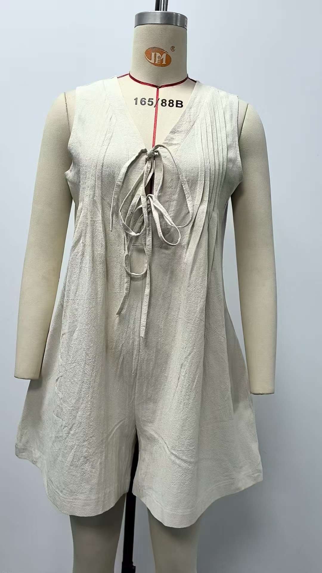 Stylish Tie-Front Sleeveless Romper image 6