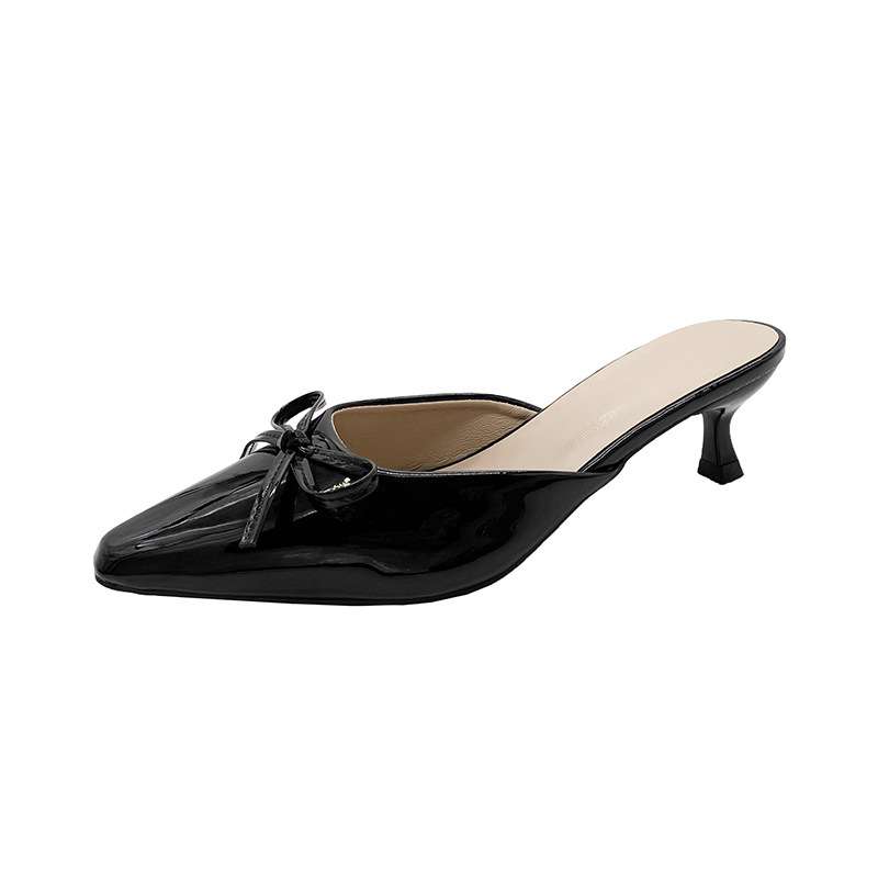 Pointed Toe Heel with Bow Detail image 0