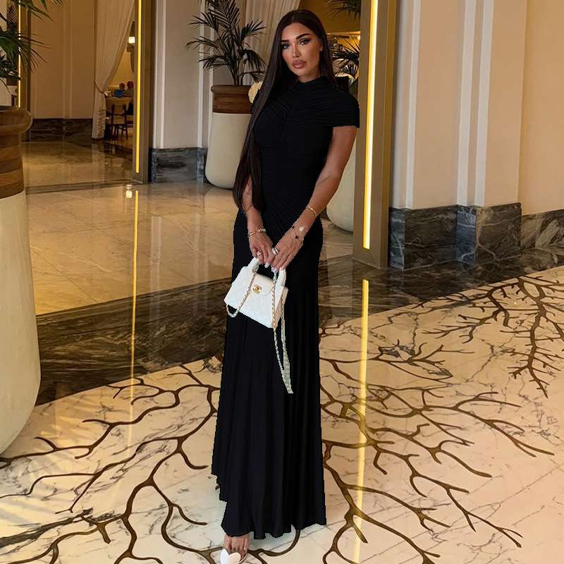 Elegant Black Evening Gown image 0