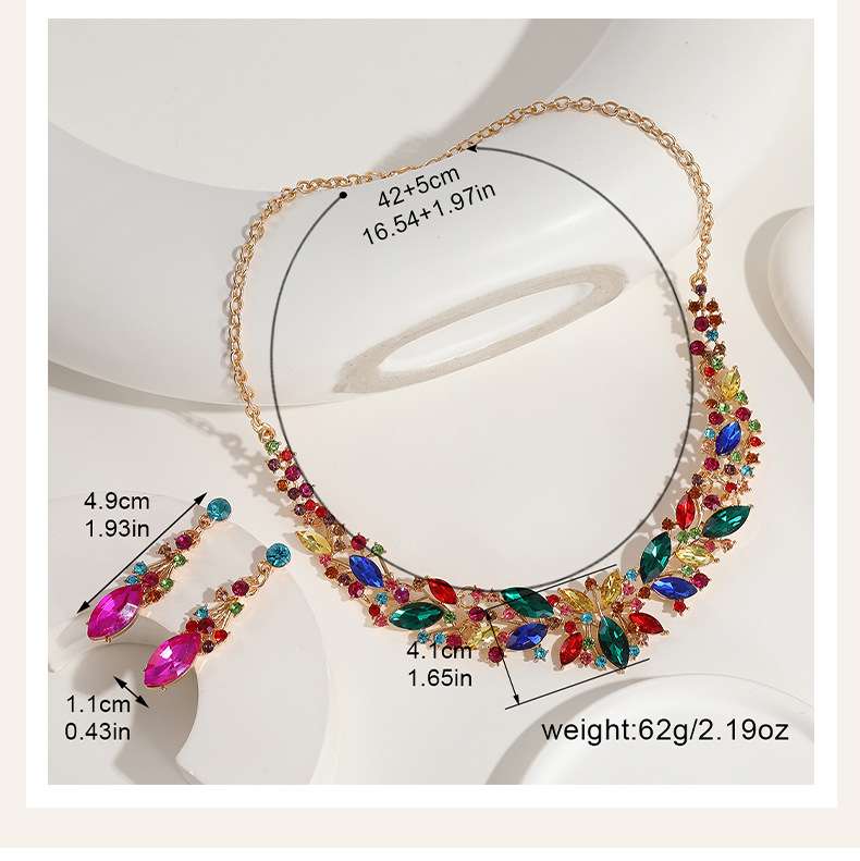 Emerald Statement Necklace with Gold Accents image 4