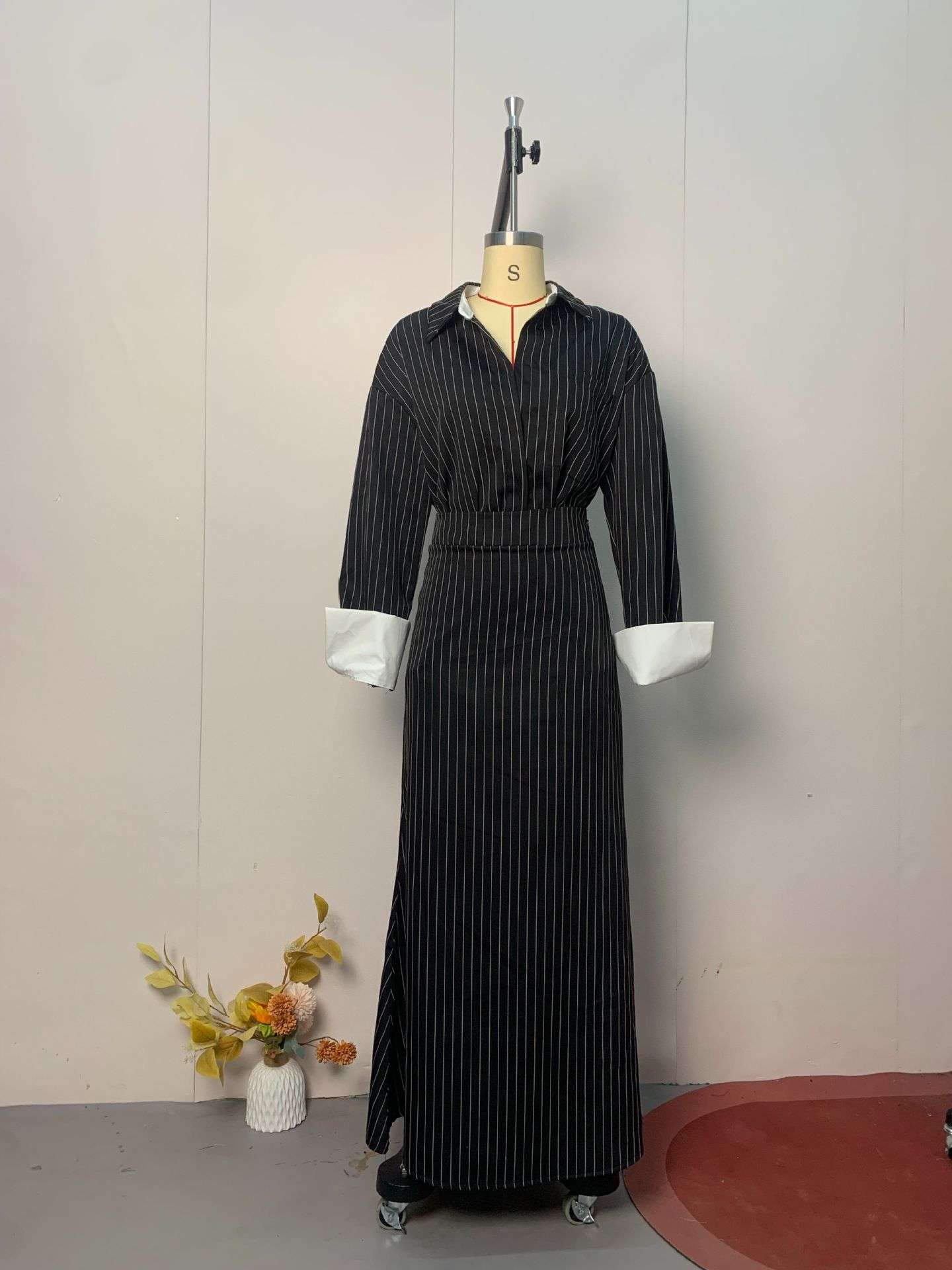 Pinstripe Two-Piece Set with Oversized Shirt and Fitted Skirt image 6