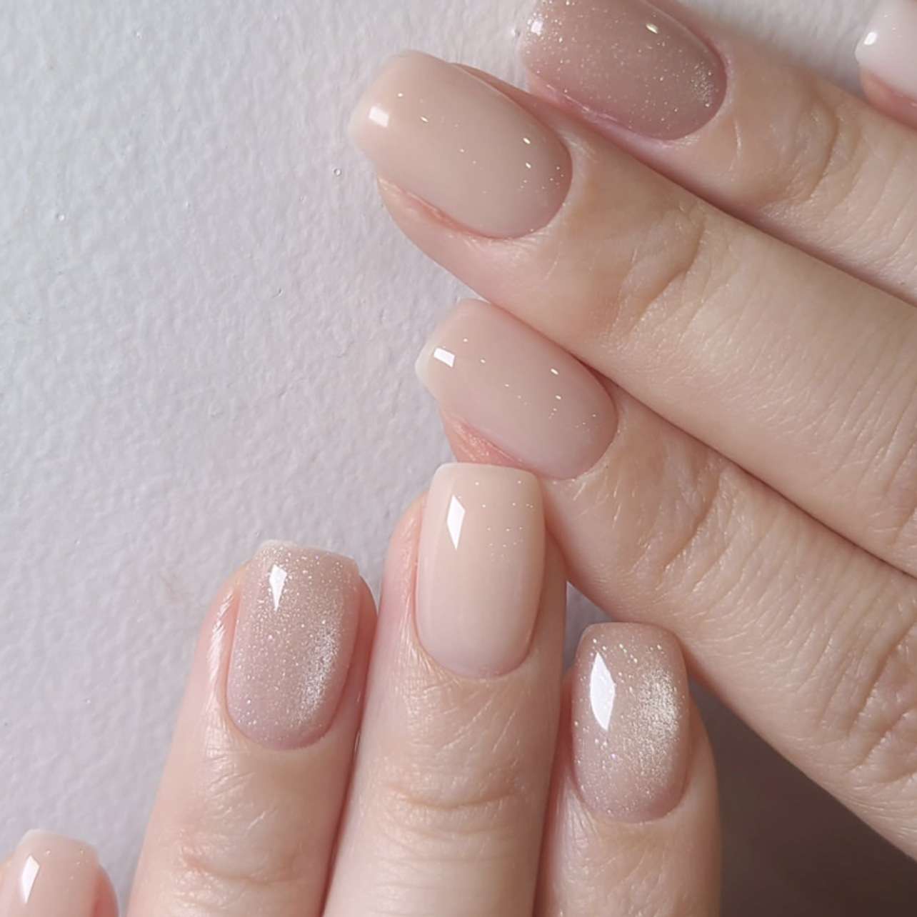 Elegant Glitter Short Acrylic Nails - Free Size, Beige image
