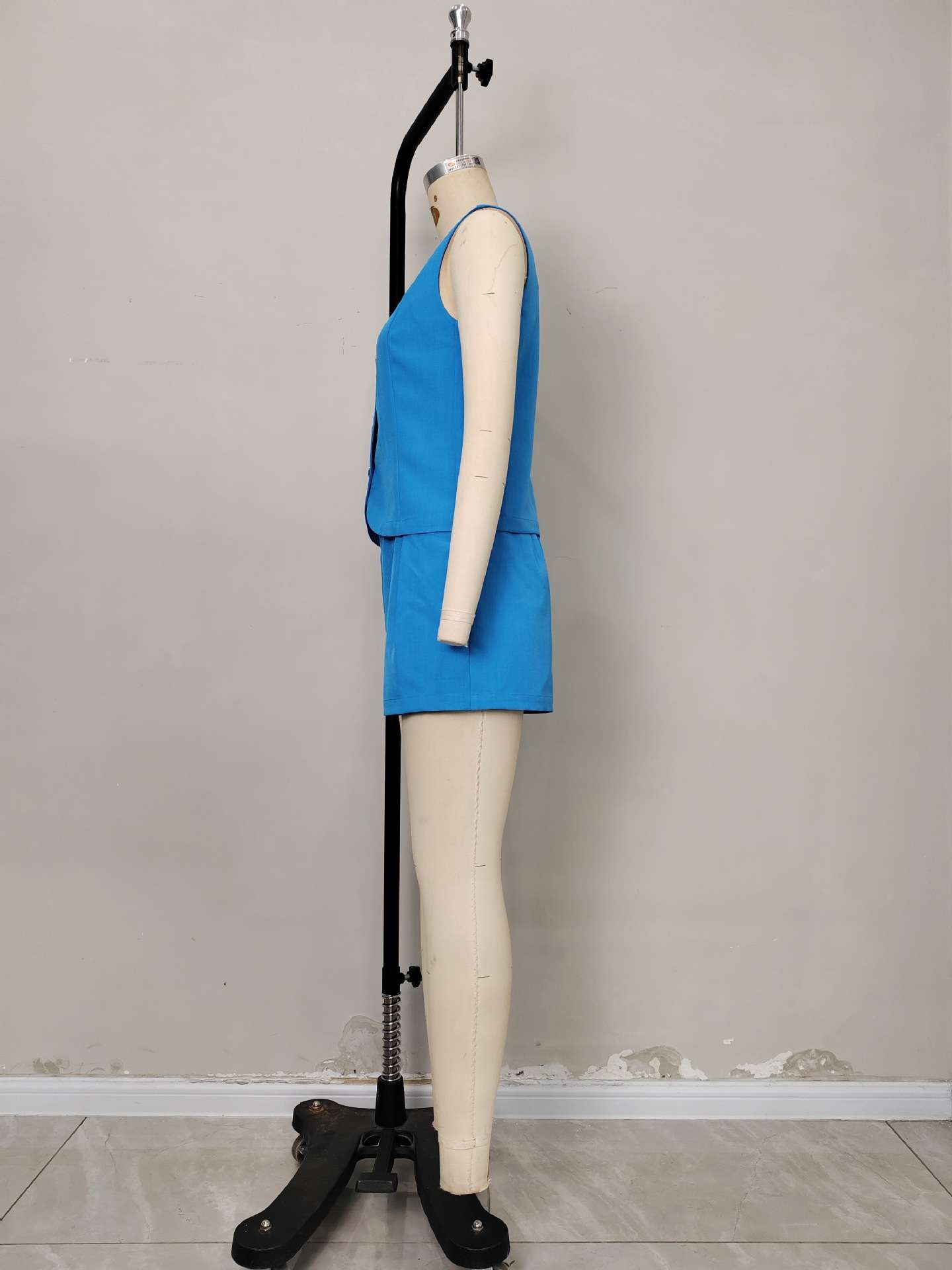 Sleeveless Button-Front Top and Shorts Set image 4