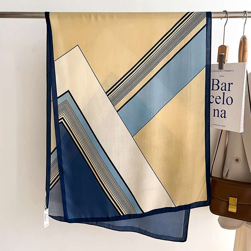 Color-Block Comfortable Luxury Scarf image 5