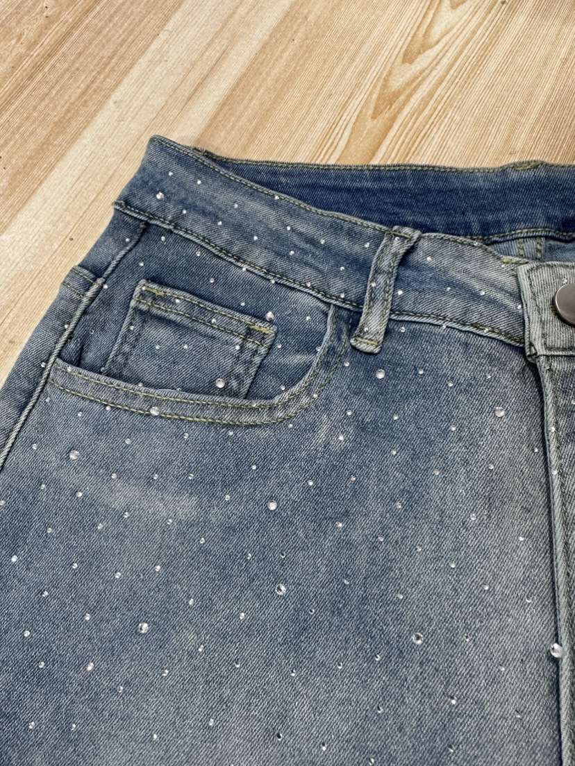 High-Waisted Wide-Leg Jeans with Embellishments image 7