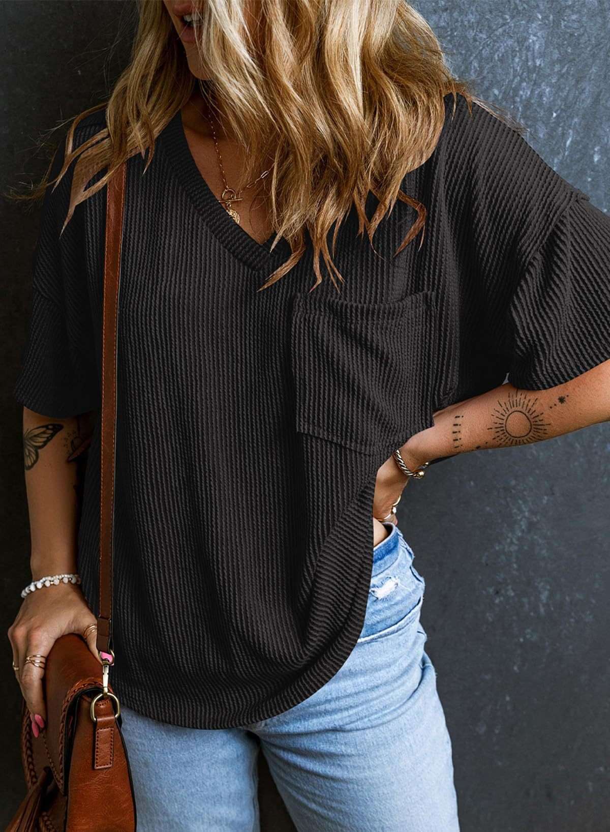 Textured V-Neck Short Sleeve Top image 3