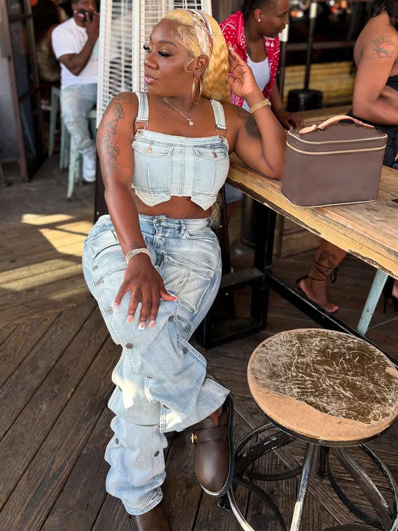 Stylish Pants with Pockets &amp; Distressed Details image 3