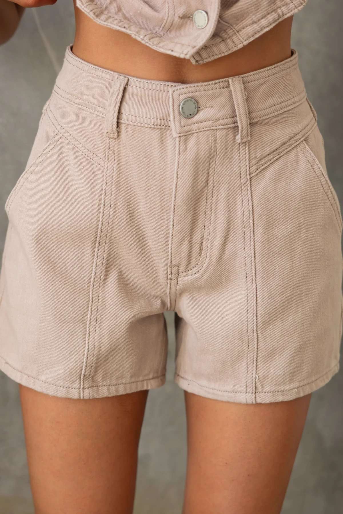 Sleeveless Jacket and Shorts Set image 4